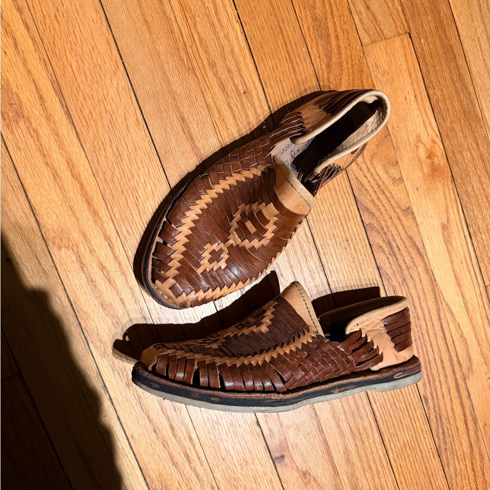 handcrafted Mexican leather huarache sandals closed toe rubber soles sz 8 SlipOn